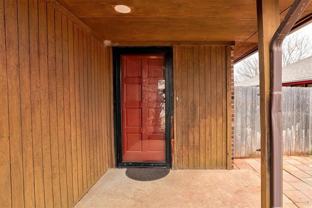 9021 N Rockwell Dr - Photo 1 of 1