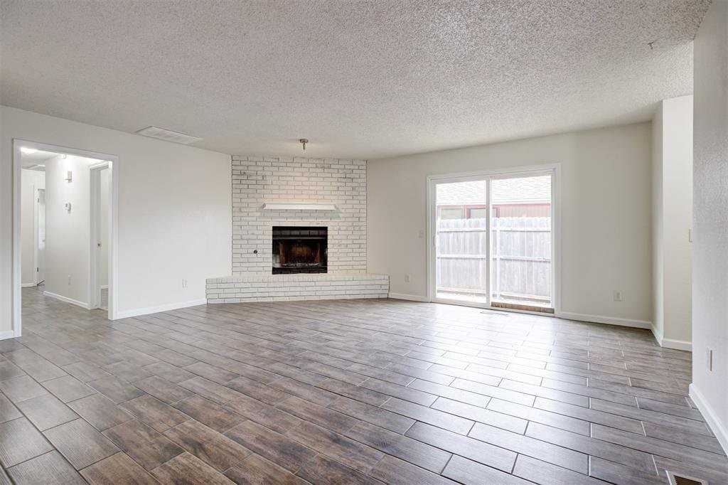 9021 N Rockwell Dr - Photo 4 of 20