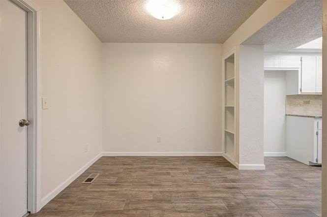 9021 N Rockwell Dr - Photo 6 of 20