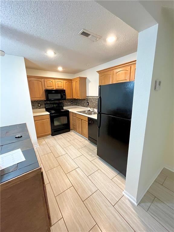 10530 East 46th Terrace - Photo 5 of 27