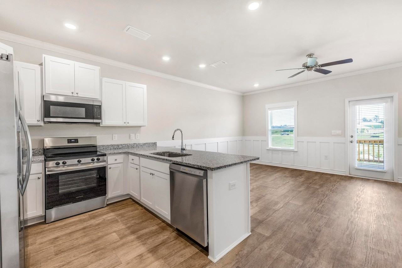 32231 Emanicipation Cir - Photo 3 of 20