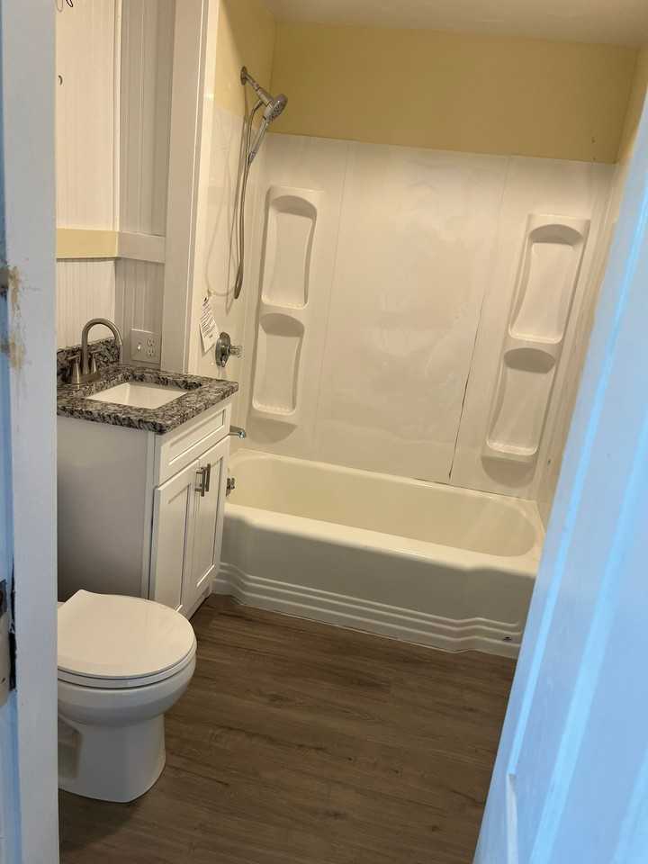 205 Rollstone St #2R - Photo 7 of 7