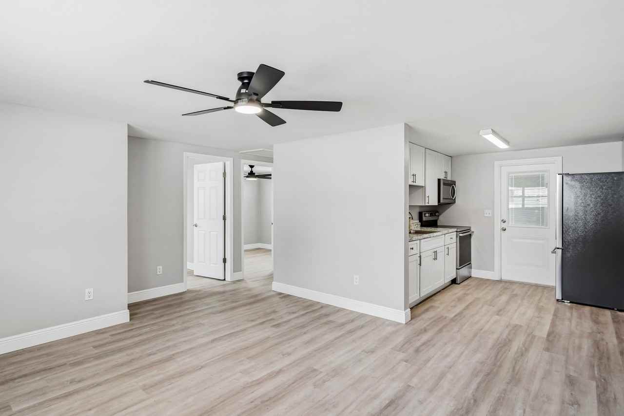 263 148th Ave E #2 - Photo 4 of 20
