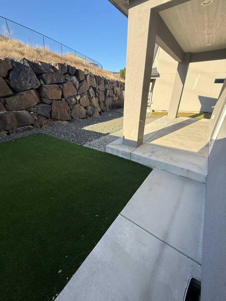 782 Rio Vista Loop - Photo 2 of 9