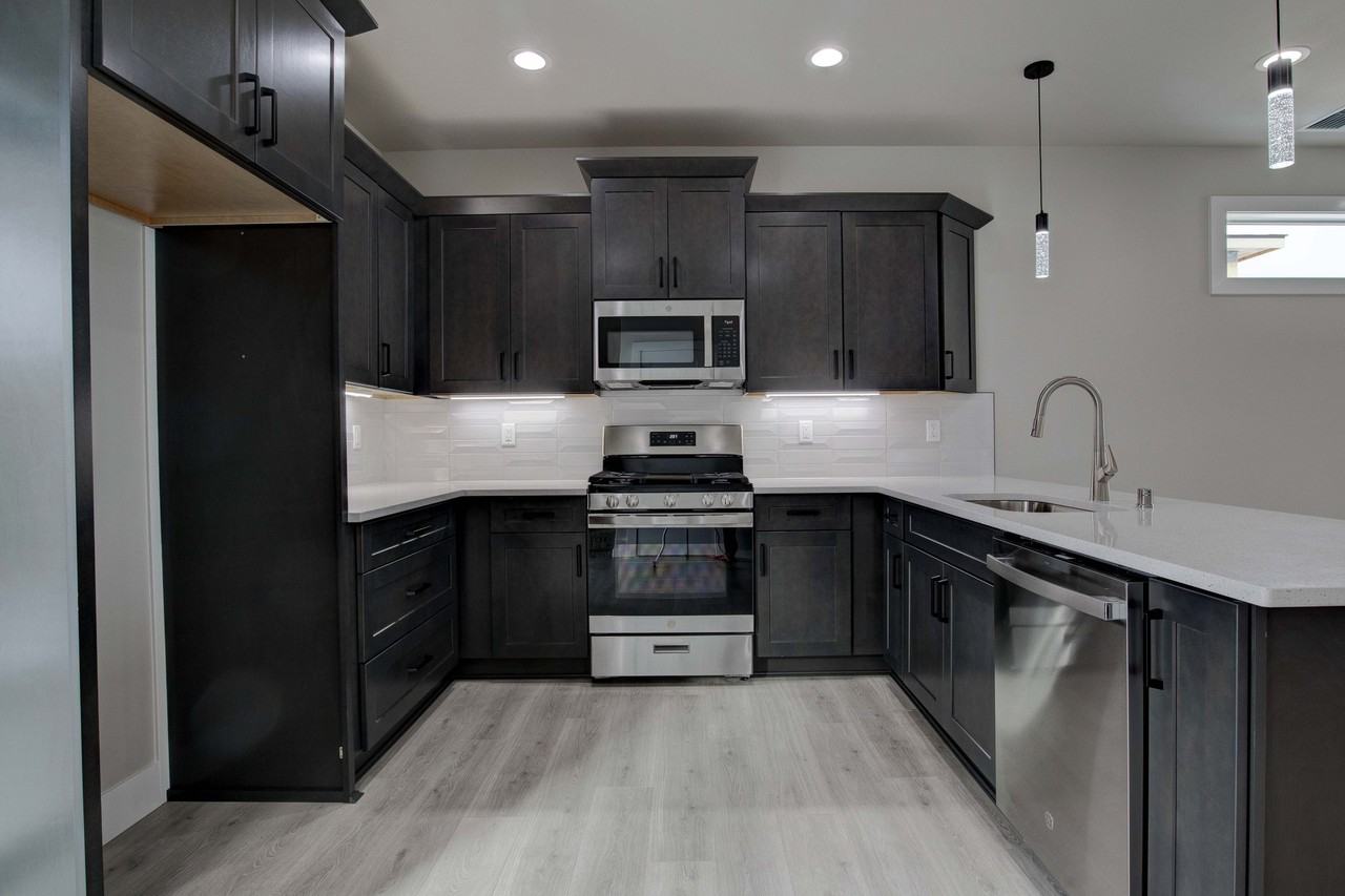 782 Rio Vista Loop - Photo 3 of 9