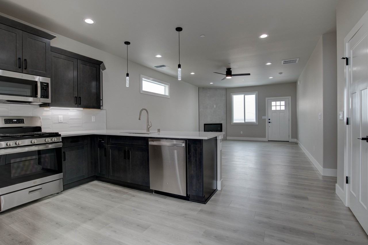 782 Rio Vista Loop - Photo 4 of 9