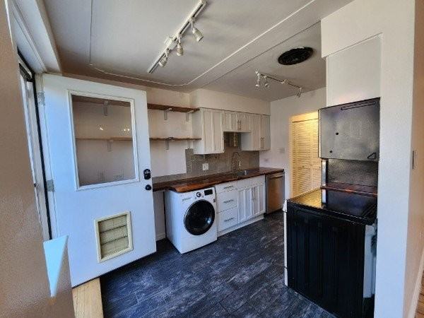 656 N Logan St #1 - Photo 3 of 6