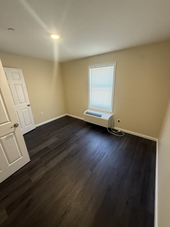 219 Redmond St #201 - Photo 5 of 6