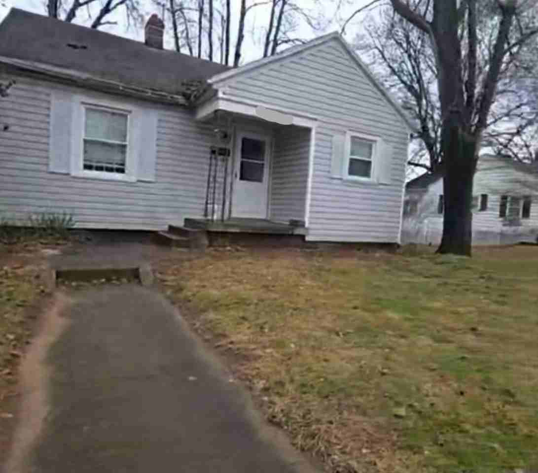 1320 S 19th St - Photo 2 of 11
