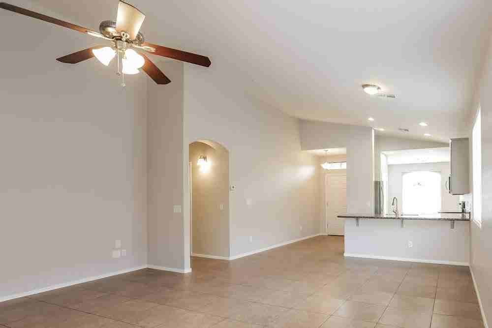 3729 W Apollo Rd - Photo 2 of 11