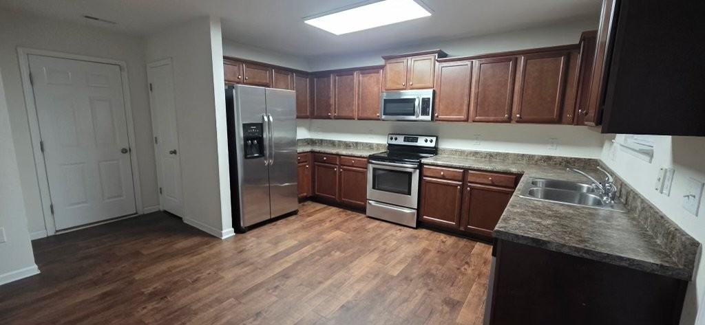 536 Botanical Ct - Photo 3 of 7