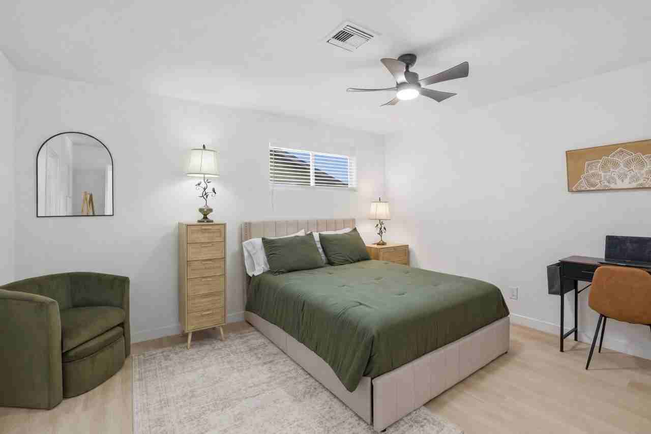 313 E Riviera Dr