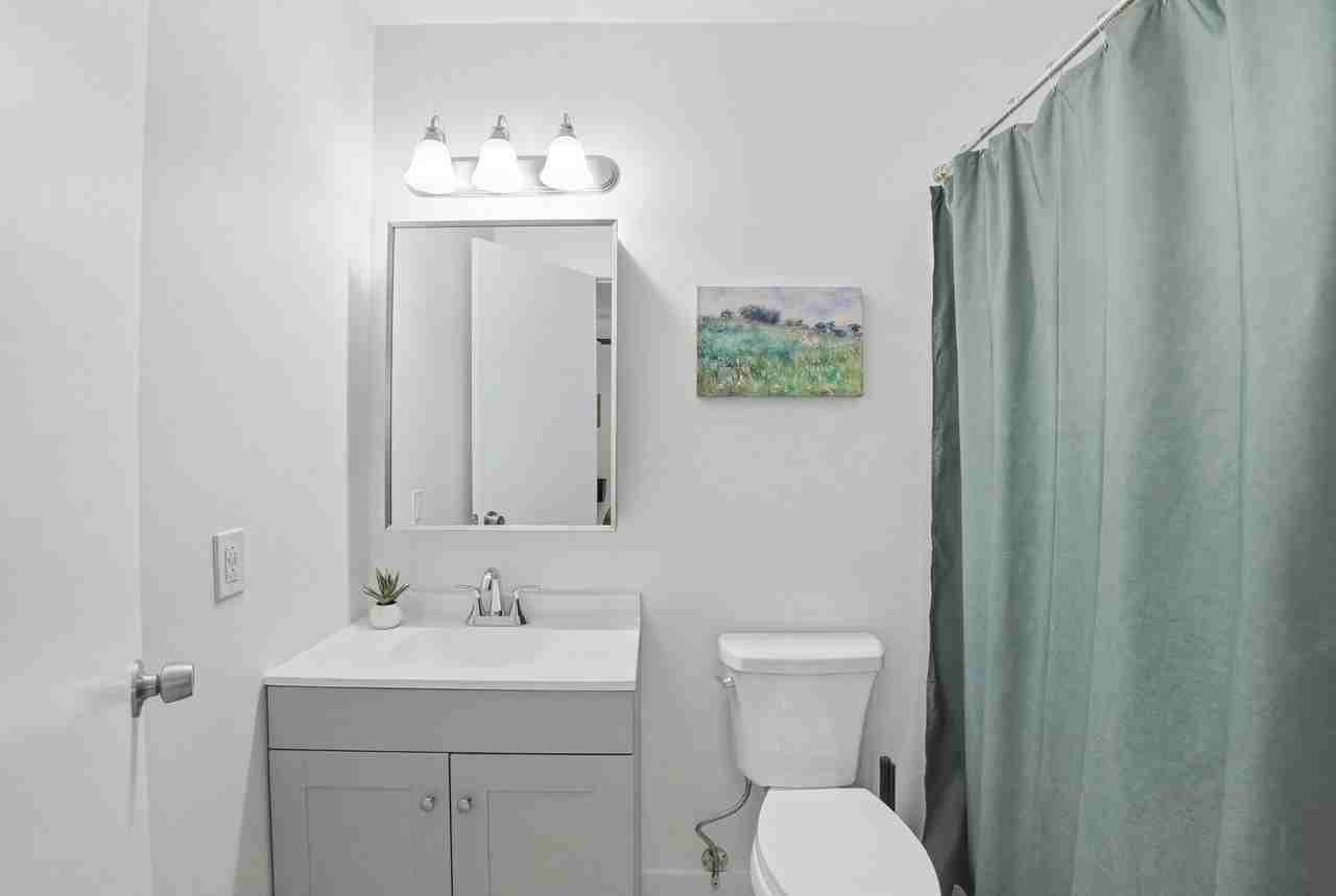 313 E Riviera Dr - Photo 3 of 11
