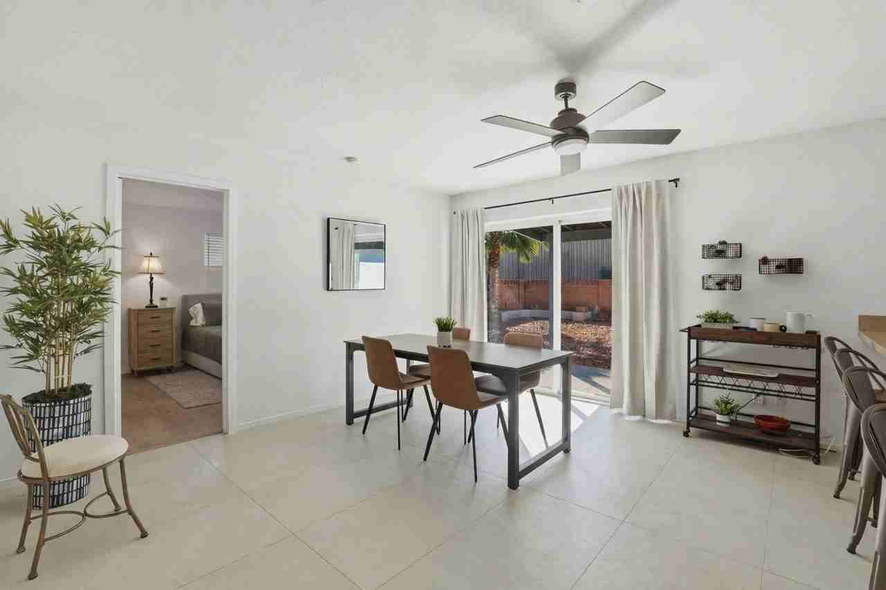313 E Riviera Dr - Photo 4 of 11