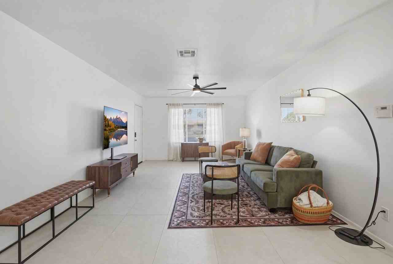 313 E Riviera Dr - Photo 6 of 11