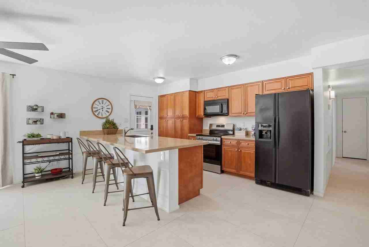 313 E Riviera Dr - Photo 7 of 11