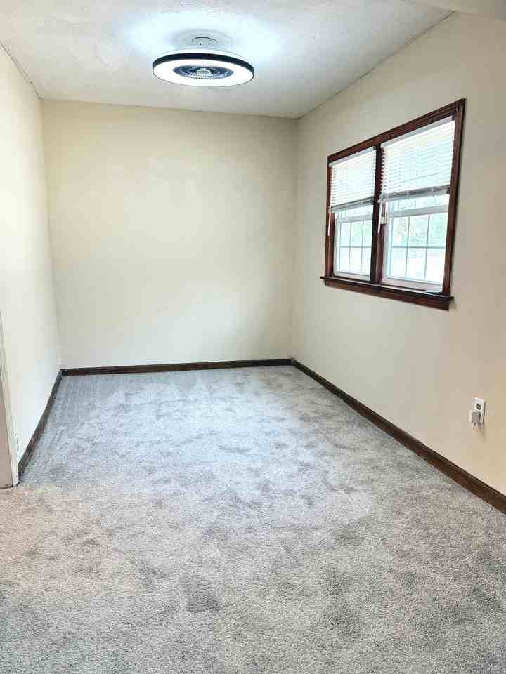 3734 John Mallette Dr - Photo 3 of 8