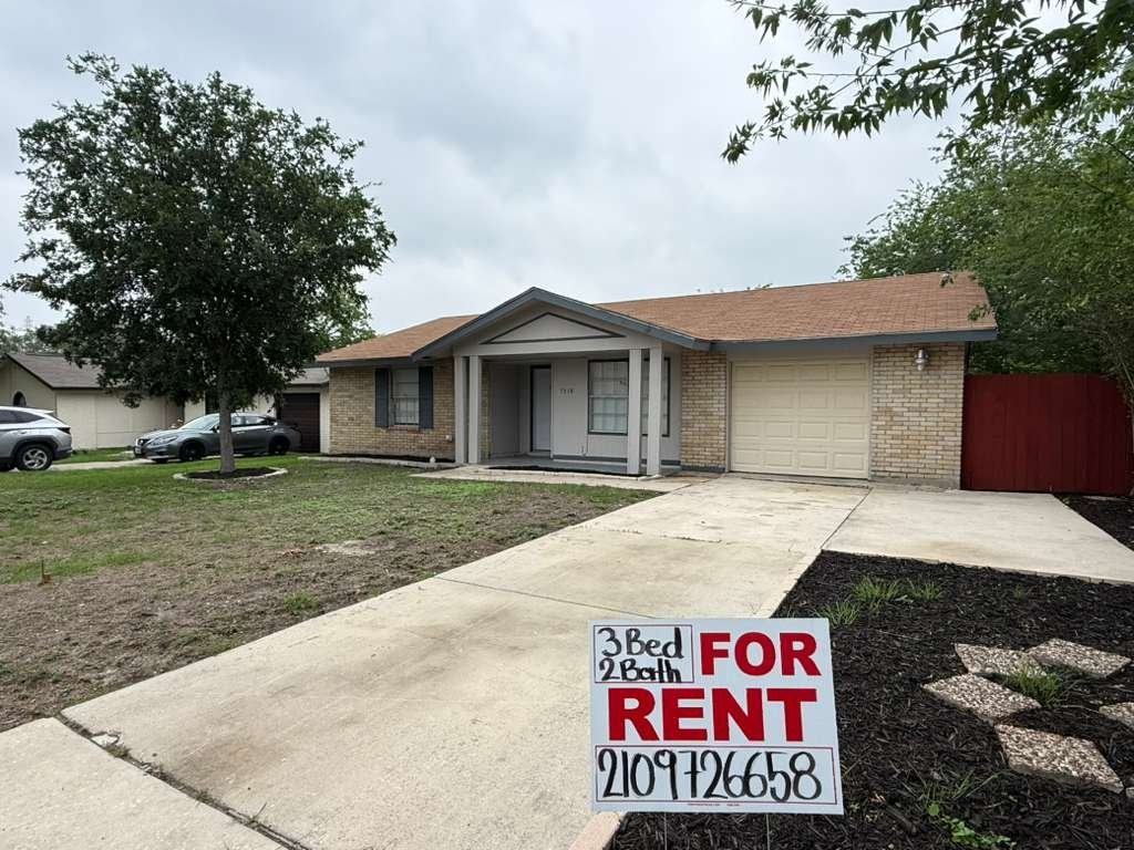 7318 Glen Trl - Photo 2 of 16