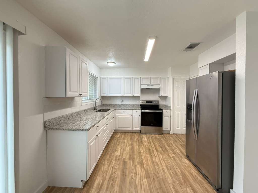 7318 Glen Trl - Photo 5 of 16