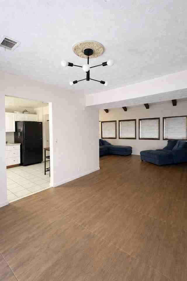 6798 Collier Way - Photo 7 of 20