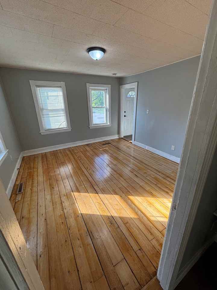 50 Adelaide Ave #1 - Photo 6 of 17