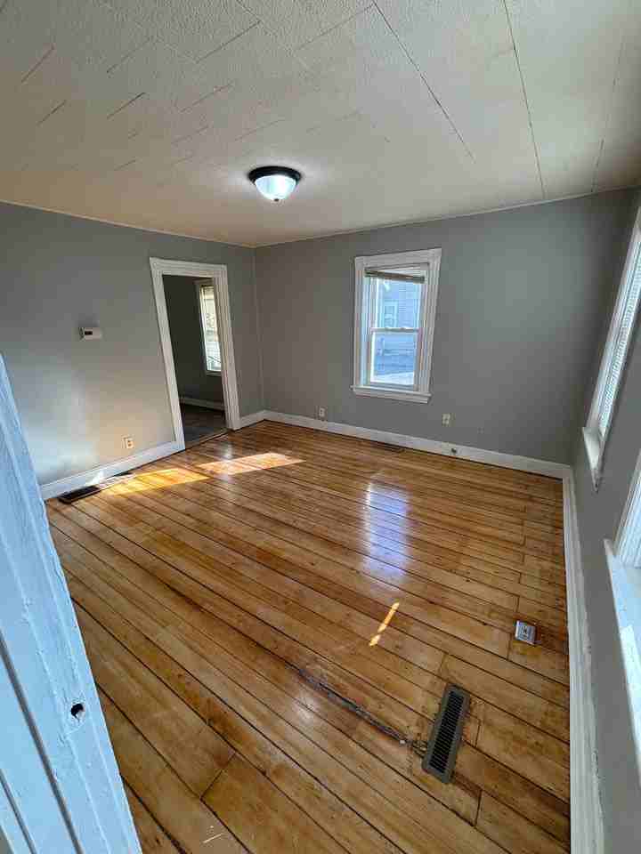 50 Adelaide Ave #1 - Photo 7 of 17