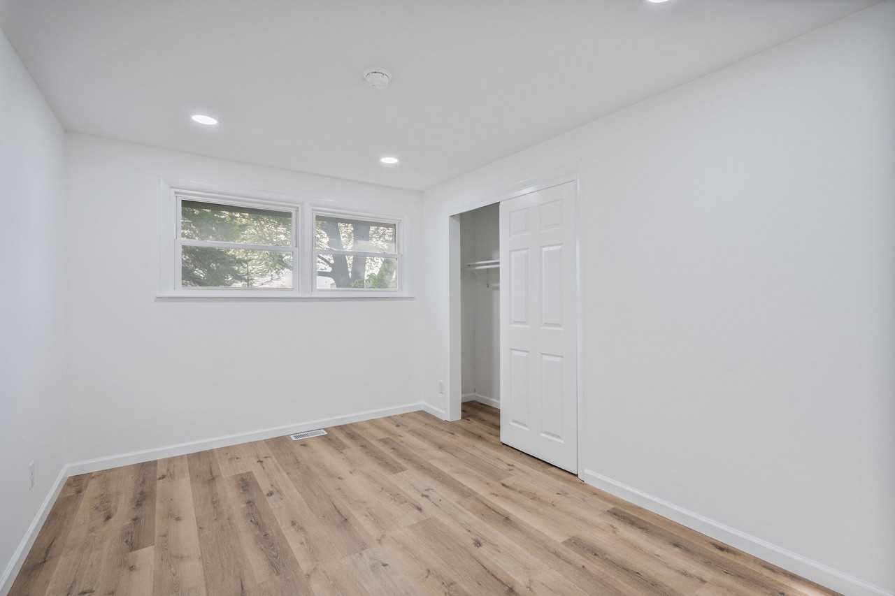 3706 S Park Rd - Photo 6 of 11