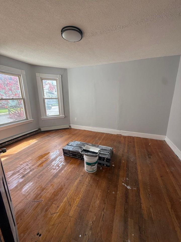 36 Lincoln St #1 - Photo 7 of 11
