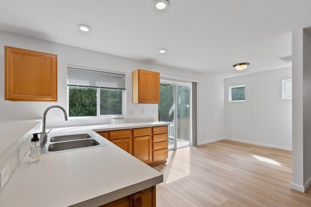 4817 147th Pl Se - Photo 7 of 19