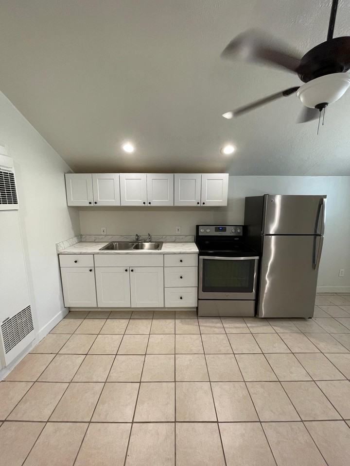 3169 S St #3169A - Photo 3 of 9