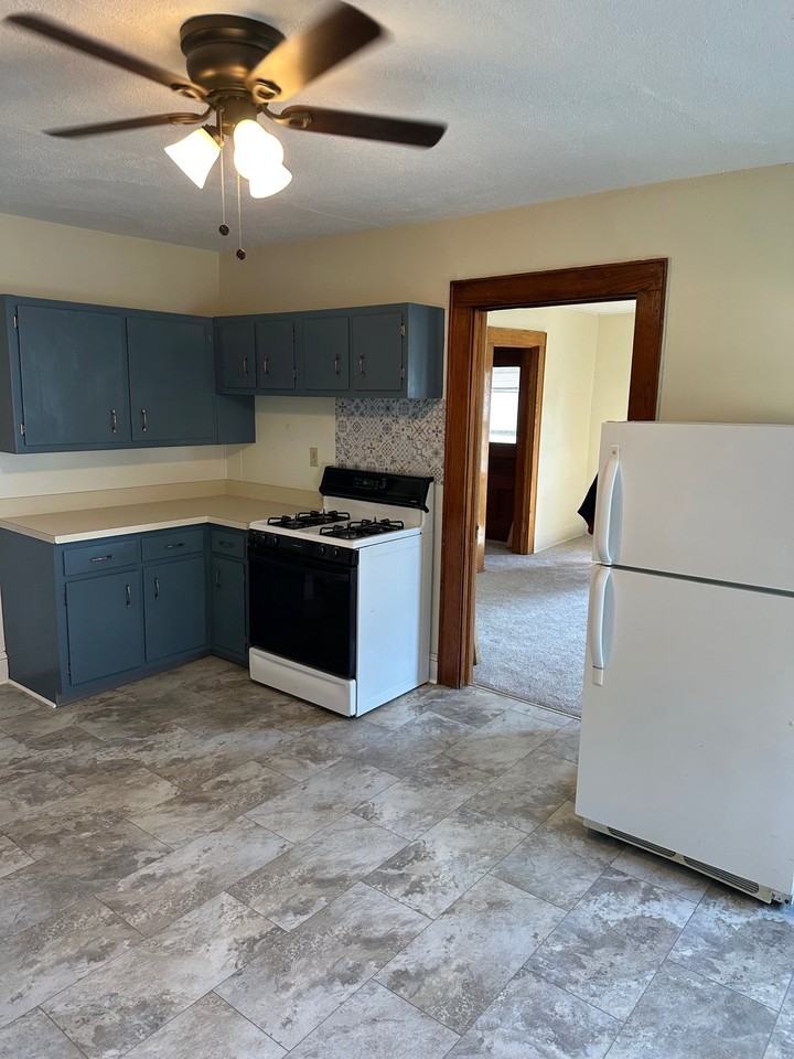 398 East St #3 - Photo 3 of 10
