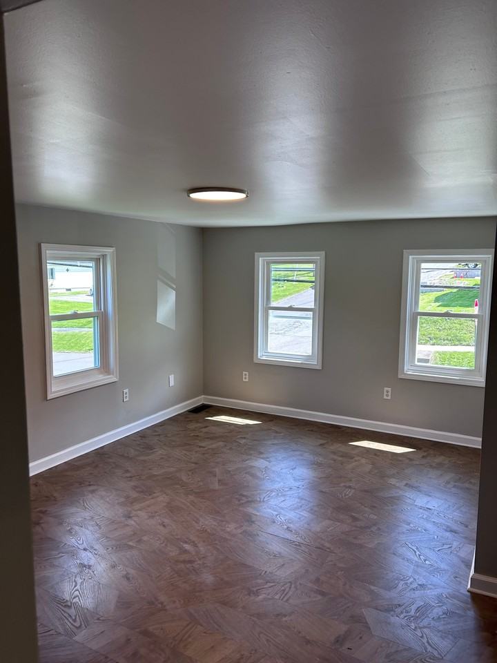 351 Sunset Dr #201 - Photo 2 of 8