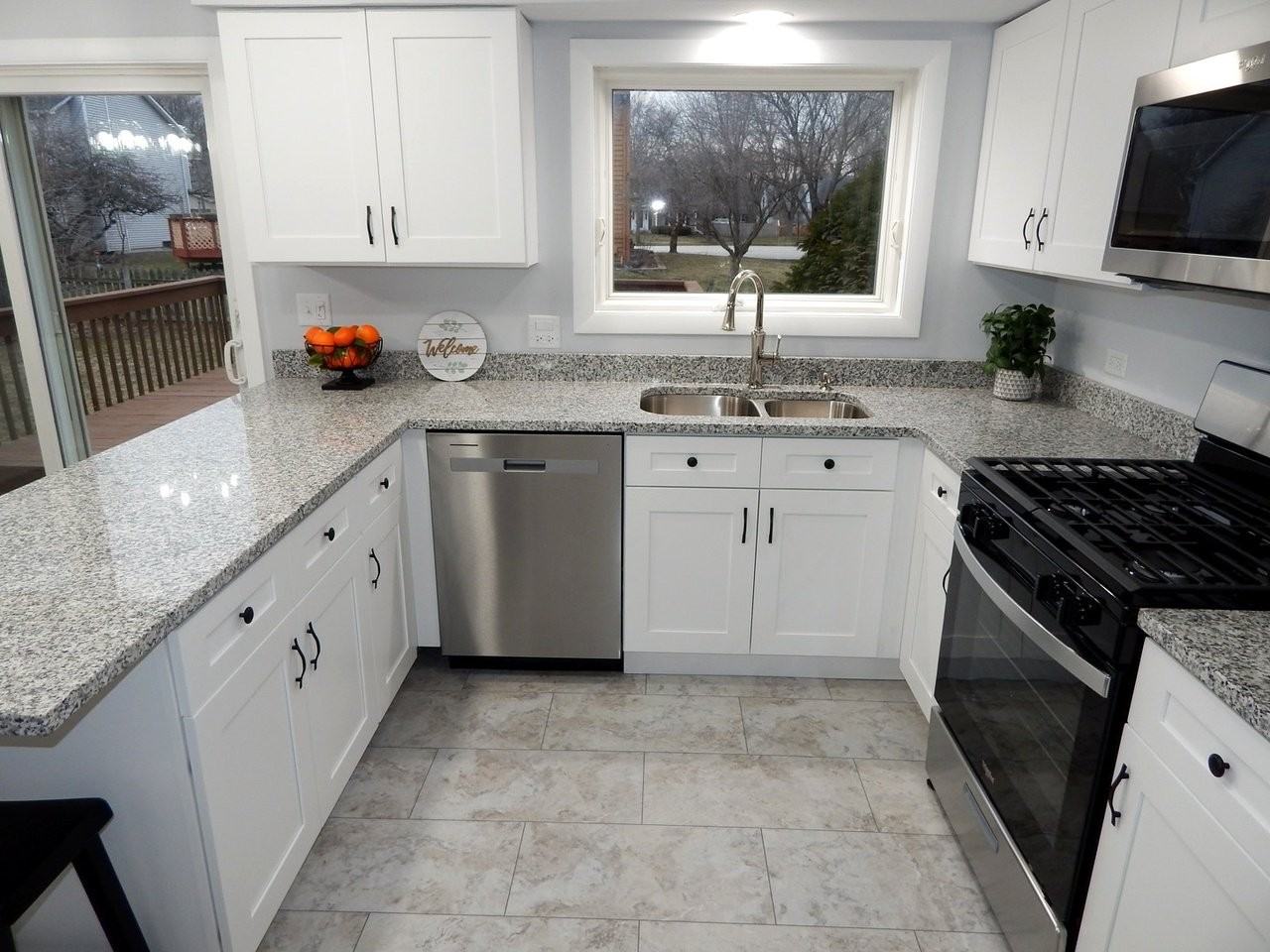 2812 Springdale Cir - Photo 2 of 12