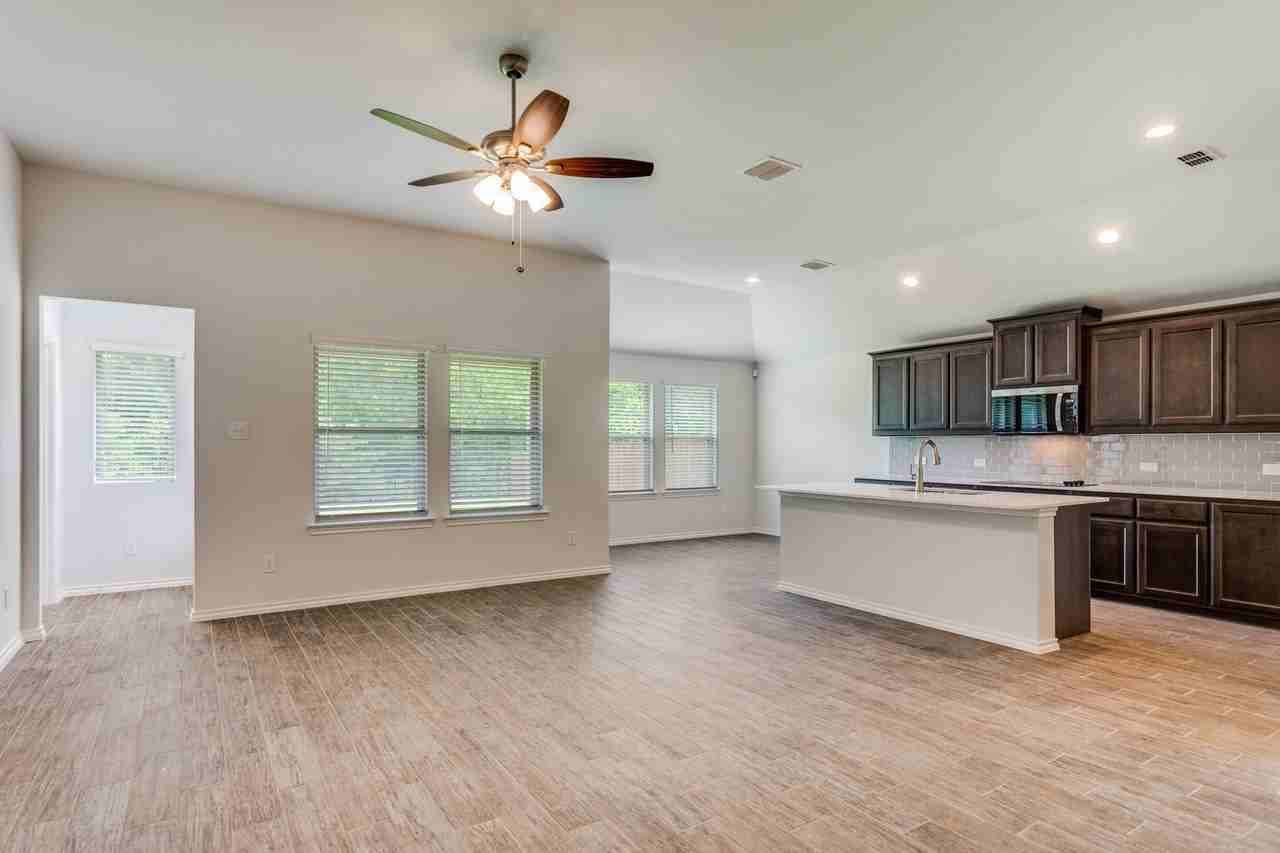 2629 Streamside Dr - Photo 3 of 18