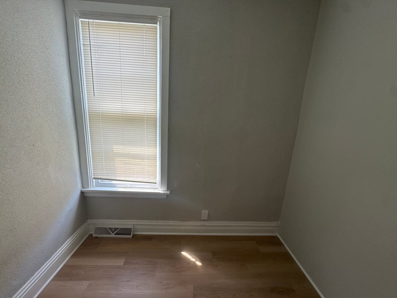 265 W 107th St #1 - Photo 4 of 18