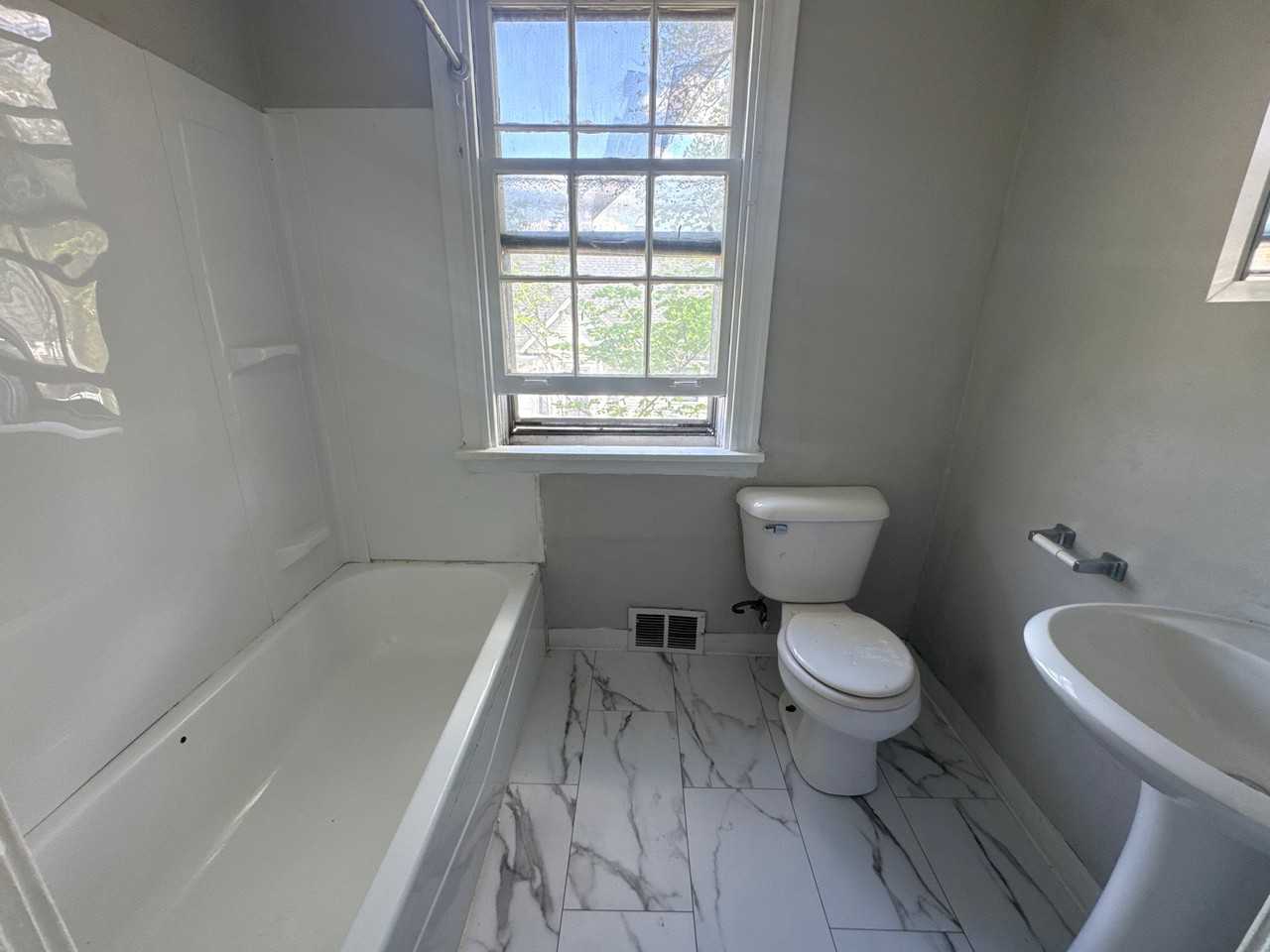 265 W 107th St #1 - Photo 7 of 18