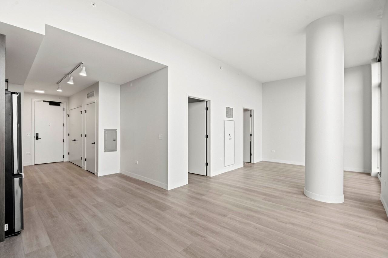 355 S Aberdeen St - Photo 2 of 14