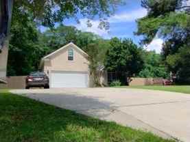 496 Harbour Ln - Photo 1 of 1
