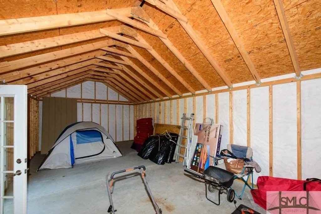 496 Harbour Ln - Photo 5 of 20