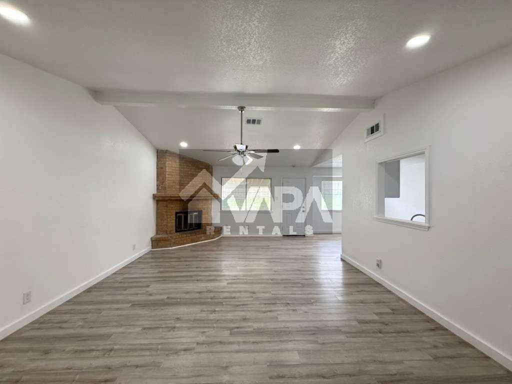 5679 Wood Oak - Photo 3 of 20