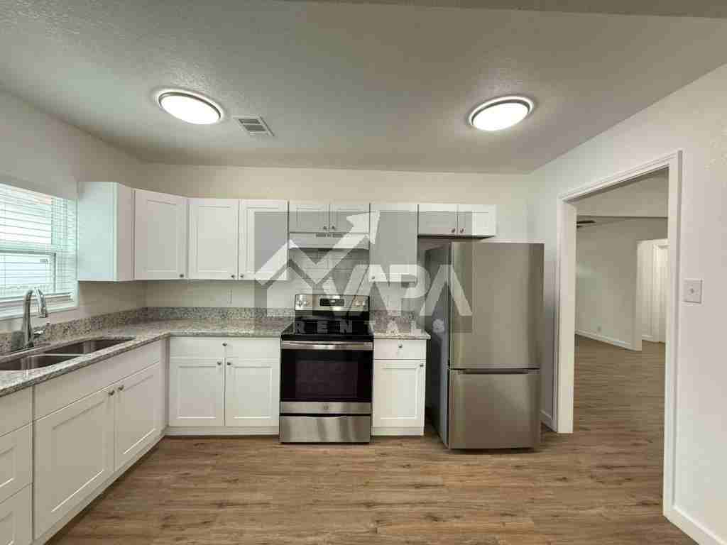 118 Gaskin Dr - Photo 3 of 18
