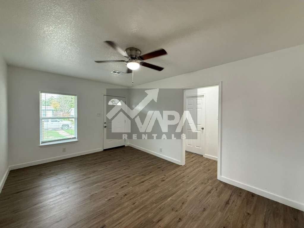 118 Gaskin Dr - Photo 7 of 18
