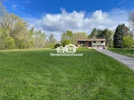 featured image of 1241 Holly Dr E
