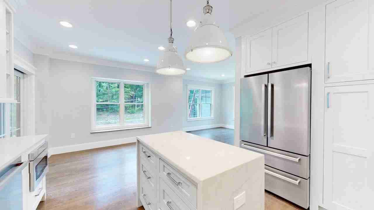 101 Sumner Rd #5 - Photo 3 of 8