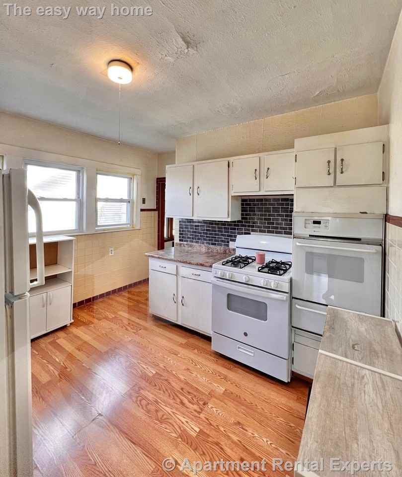 16 Braemore Rd #1 - Photo 2 of 16