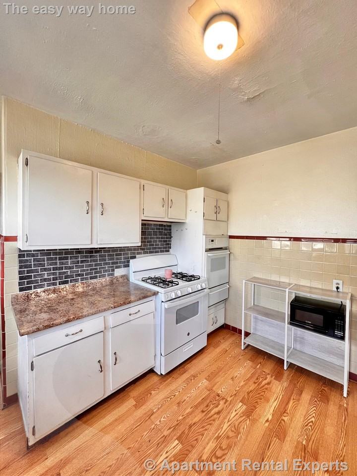 16 Braemore Rd #1 - Photo 4 of 16