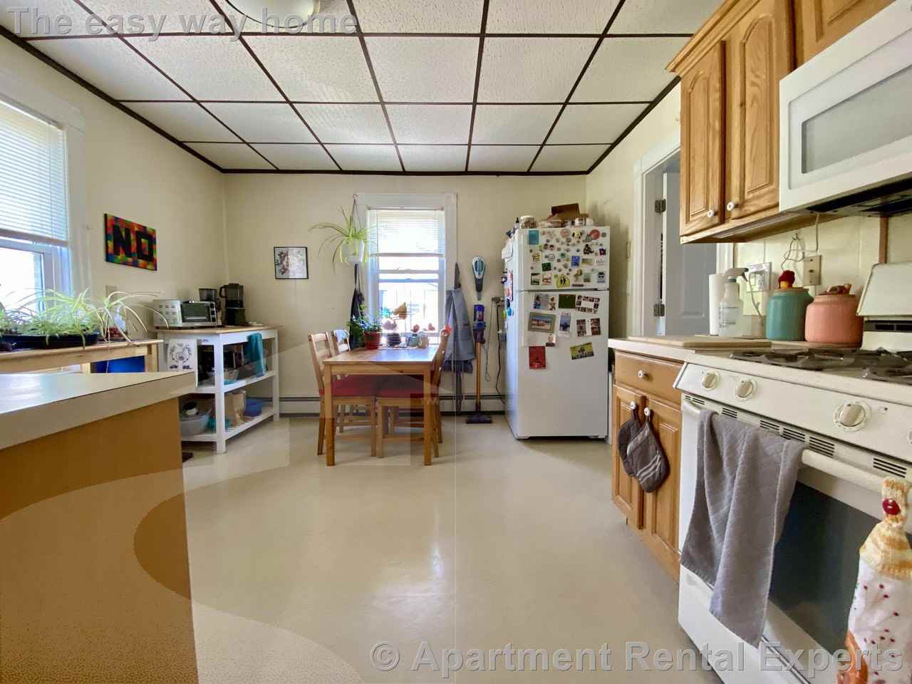 12 Craigie St #4 - Photo 3 of 11