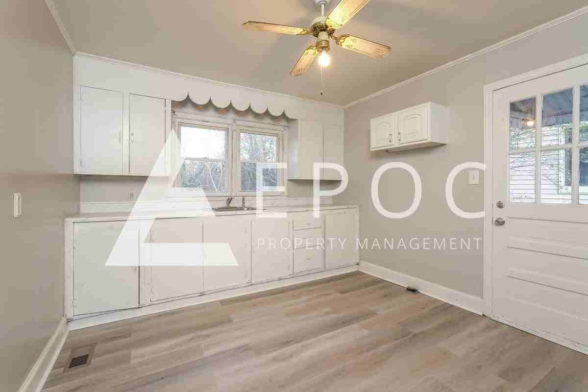 2802 Ansonia St - Photo 2 of 15
