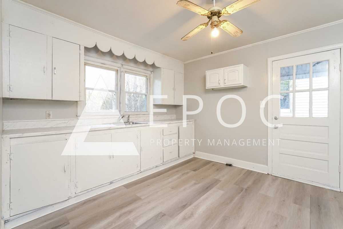 2802 Ansonia St - Photo 4 of 15