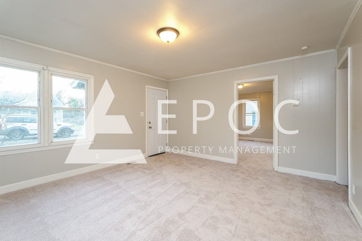 2802 Ansonia St - Photo 7 of 15